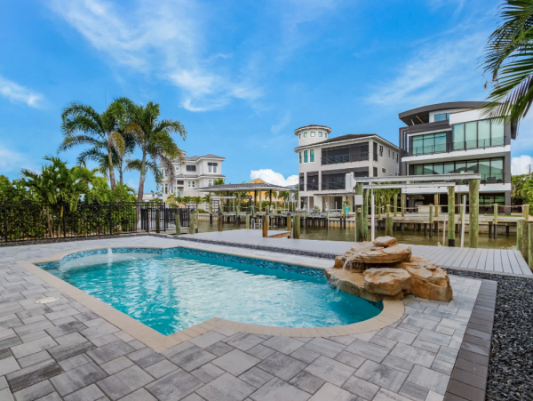 Fort Myers Beach Luxury Canal-Front Rental - 5 King Suites & Private Pool